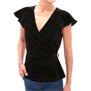 Bin 1C Banana Republic COLOR BLACK. Velvet flutter sleeve Wrap  size small